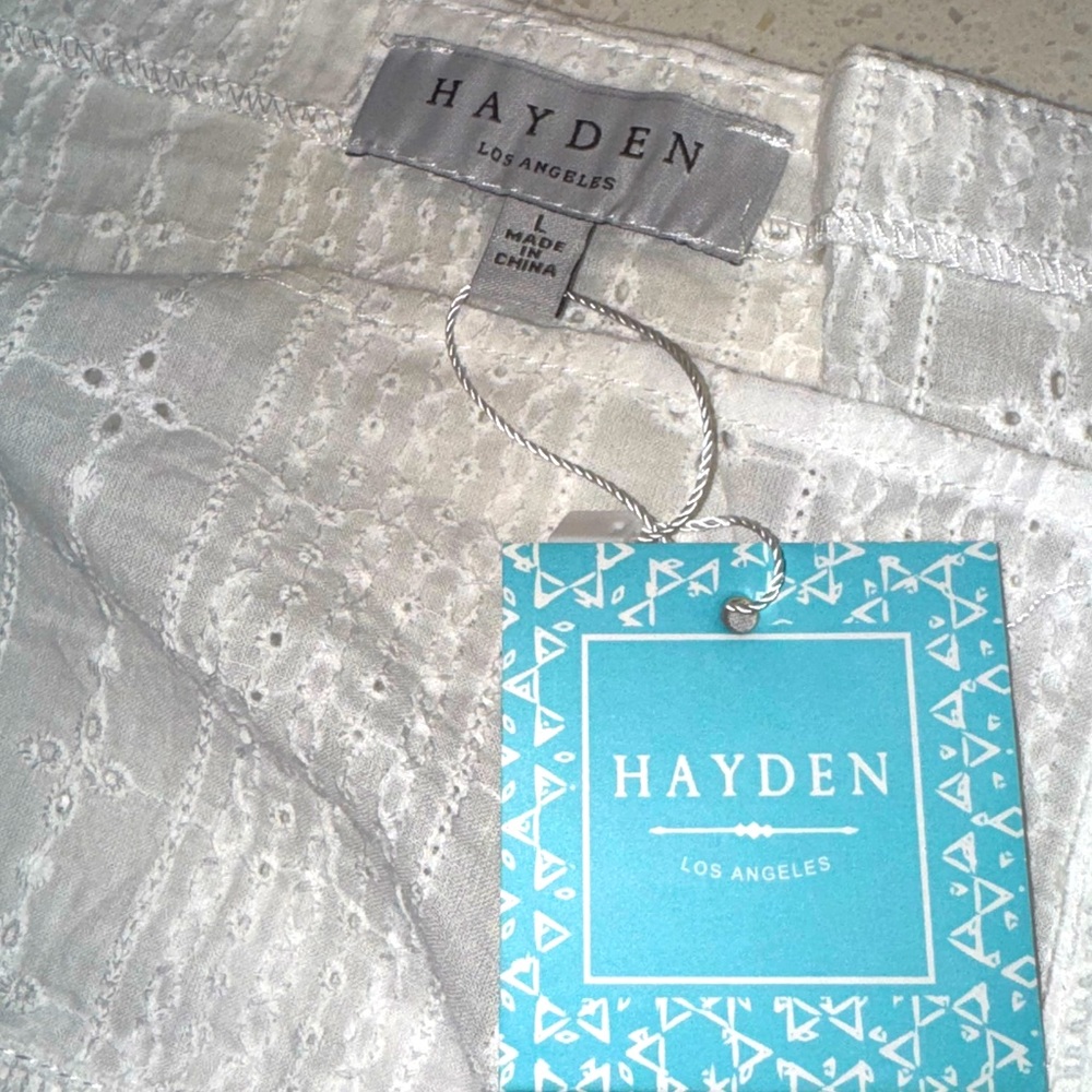 NWT HAYDEN LOS ANGELES 100% Cotton Embroidered Puff Sleeve Ruffle Top Lrg - Picture 5 of 6